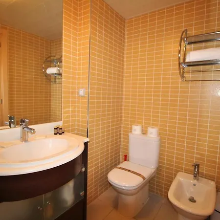Al20 4 Pax, Playa Fenals, Costa Brava Apartment